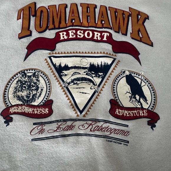 Vintage 1996 Tomahawk Resort Crewneck Sweatshirt USA Made 90’s Fruit Of The Loom - Picture 9 of 10